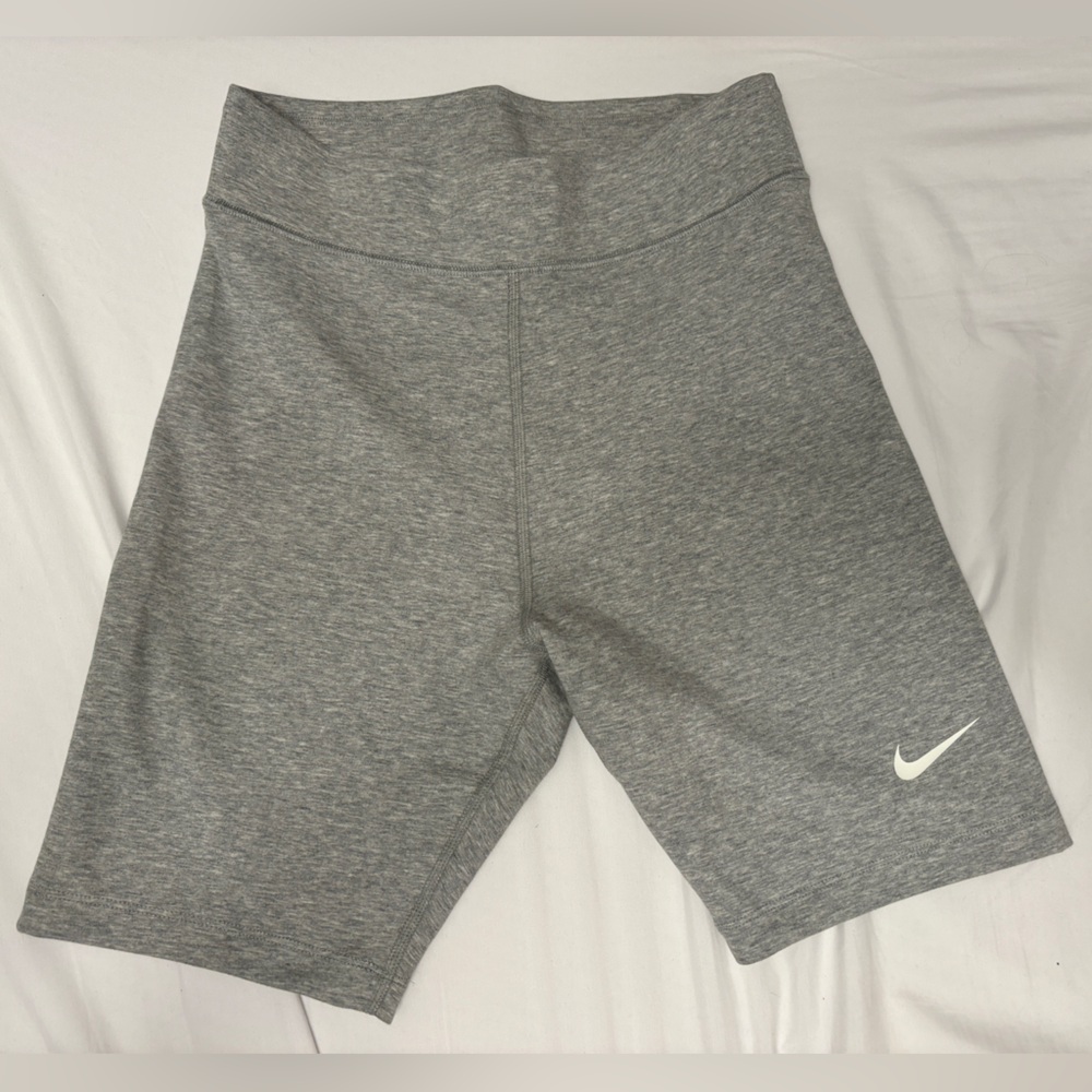 Nike Sportswear Classic High Waisted Biker Shorts